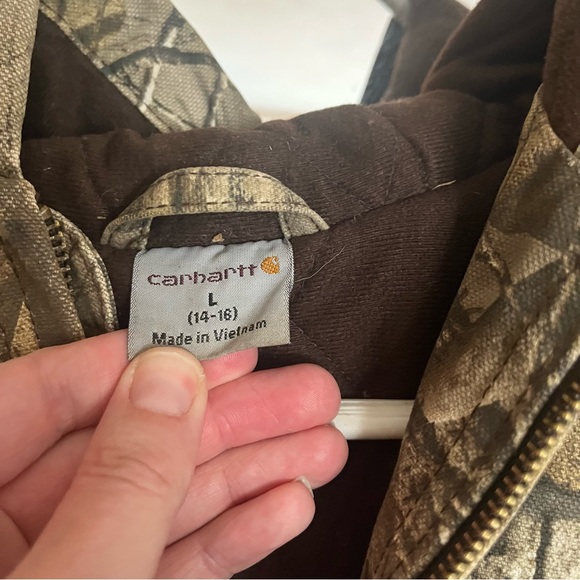 Carhartt Boys Thick Camouflage Winter Coat - Picture 2 of 5